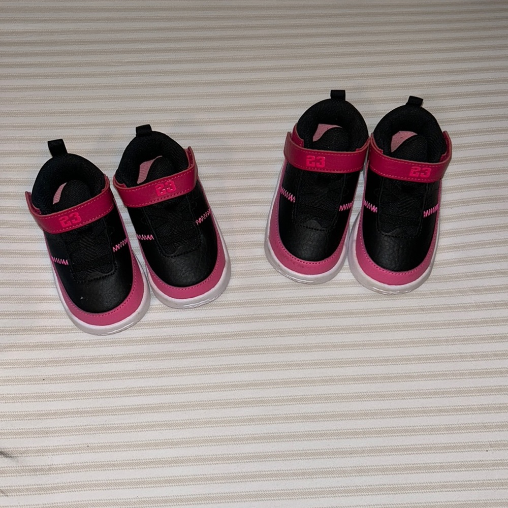 TODDLER Pink & Black Nike Jordan’s size 4c & 5c